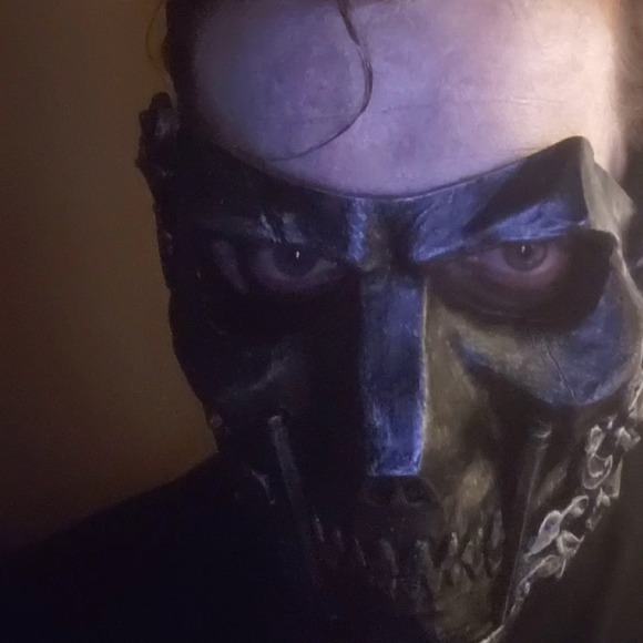 Meet your Posher, Grim - Picture 1 of 1